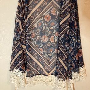 Floral Cardigan with embroidered bottom